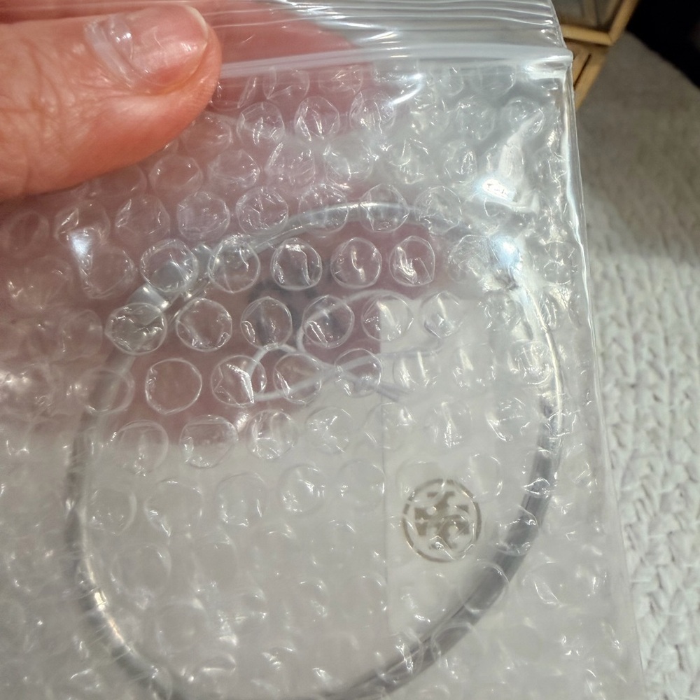 Tory Burch Eleanor Hinged Cuff - NWT - Picture 6 of 6